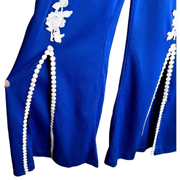 Frederick's of Hollywood RARE Women Size XS Embroidered Deep V-Neck Blue Whit - Picture 8 of 15